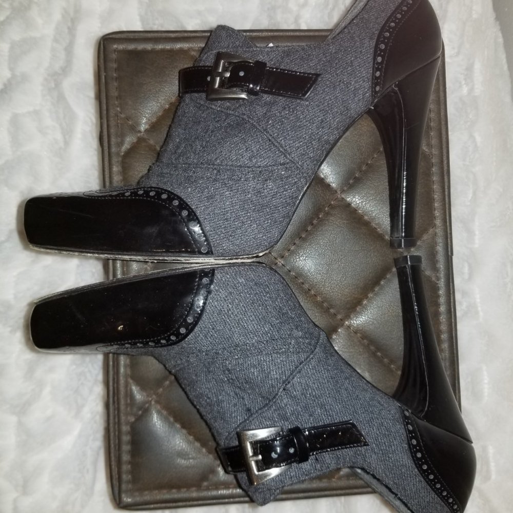 Stewart Weitzman Oxford Heel Bootie 8 1/2 M